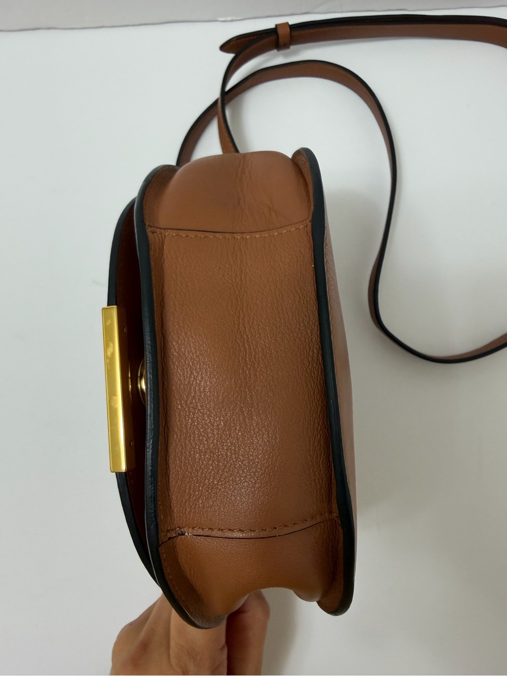 Cuyana Mini Saddle Leather Crossbody Bag in Caramel - Picture 10 of 16